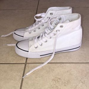 👟White high tops👟